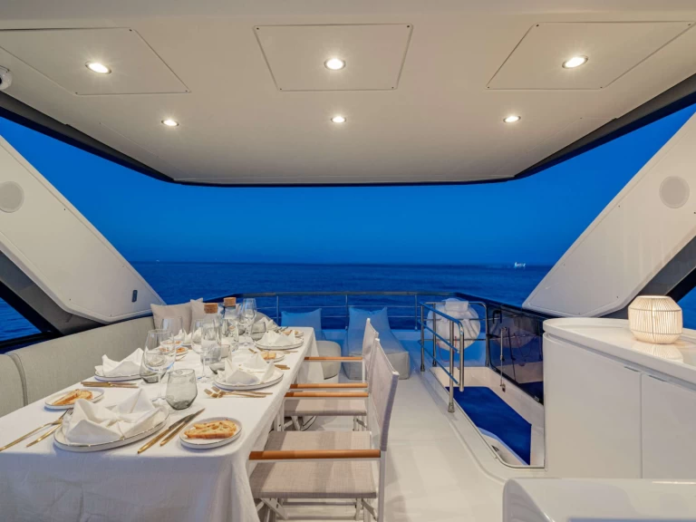 Bareboat Rental Luxury Yacht Azimut with a boat licence