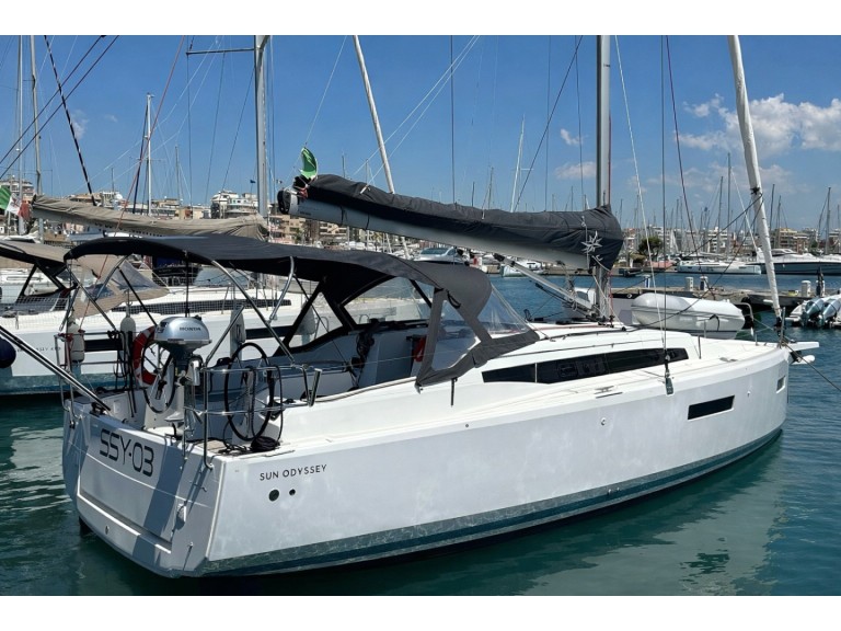 Sailboat rental in Nettuno - Jeanneau Sun Odyssey 380