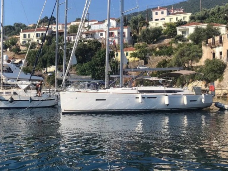 Sailboat rental with or without captain Jeanneau Lefkáda