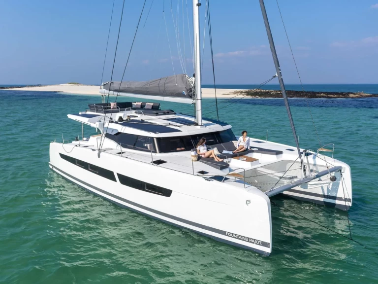 Catamaran rental in Belize City - Fountaine Pajot Aura 51
