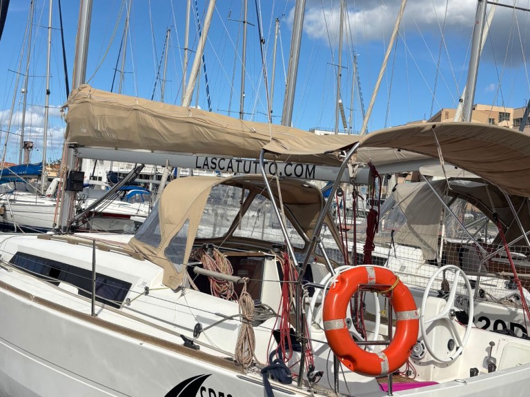 Bareboat Rental Sailboat Dufour with a boat licence