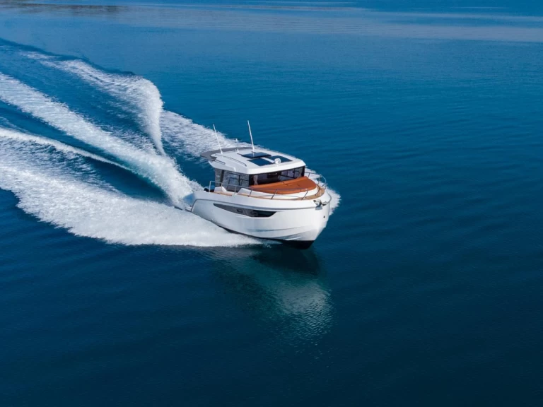 Kavi Yacht Kavi 9 charter bareboat or captained in  Pula