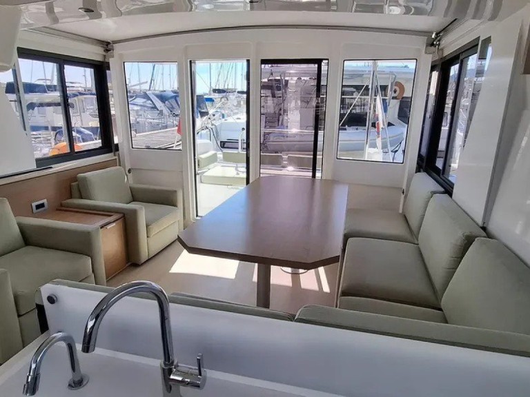 Yacht charter Bormes-les-Mimosas cheap Bali 4.2