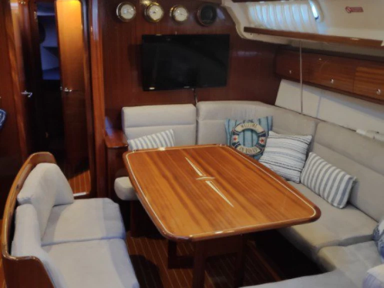 Sailboat rental in Ávdira - Bavaria Bavaria 44