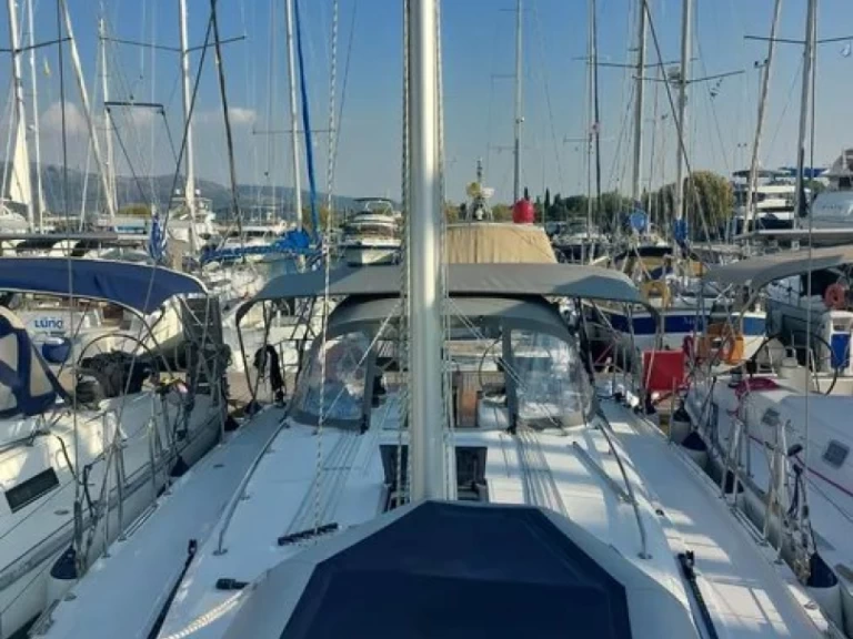 Sailboat rental in Lefkáda - Bavaria Bavaria C42