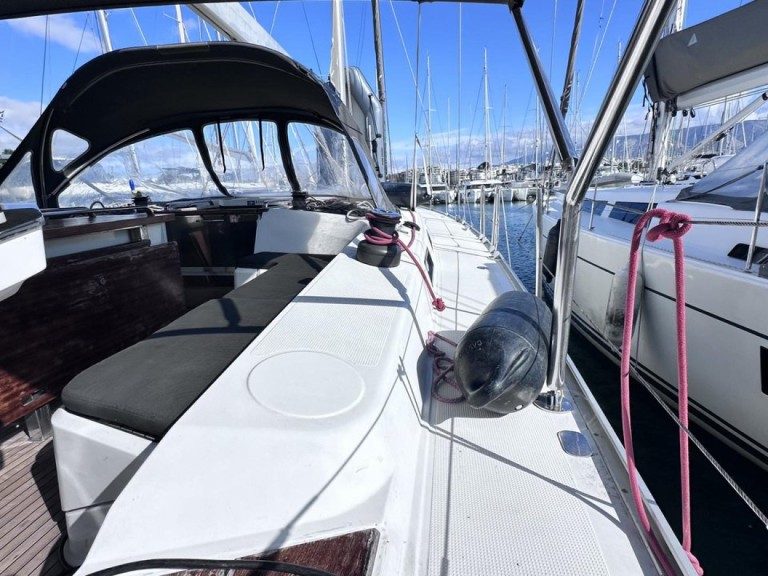 Boat rental Bavaria Cruiser 56 in Alimos on Samboat