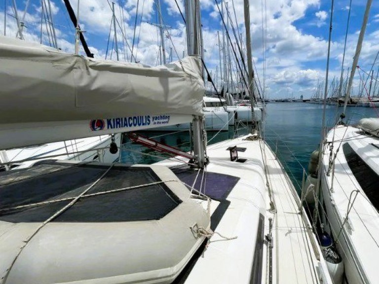 Dufour Dufour 410 Grand Large in Alimos on SamBoat