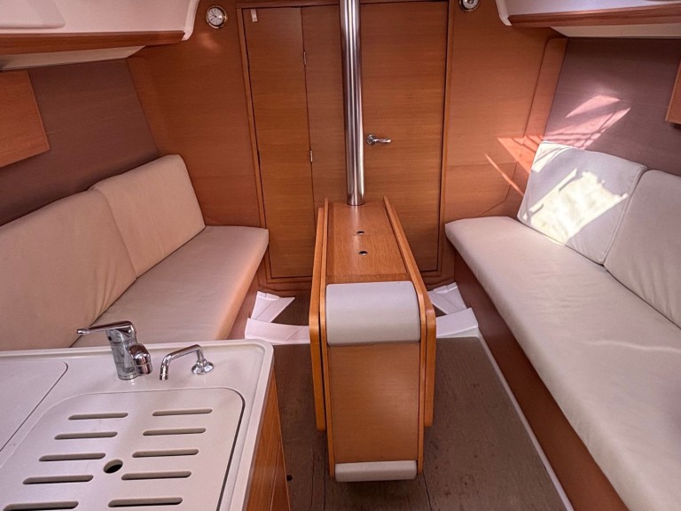 Yacht charter Palermo cheap Dufour 310