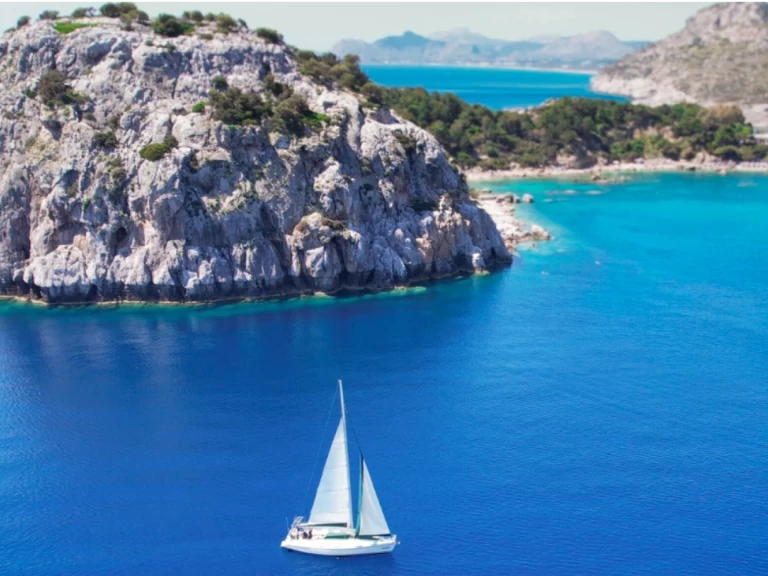 Yacht charter Rhodes (City) cheap First 45 F5 - 4 cab.