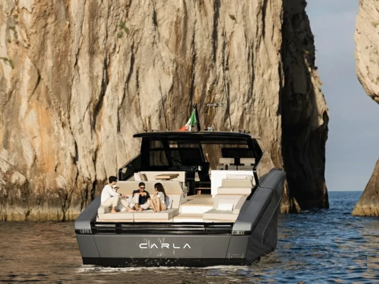 Luxury Yacht rental with or without captain Fiart Salerno