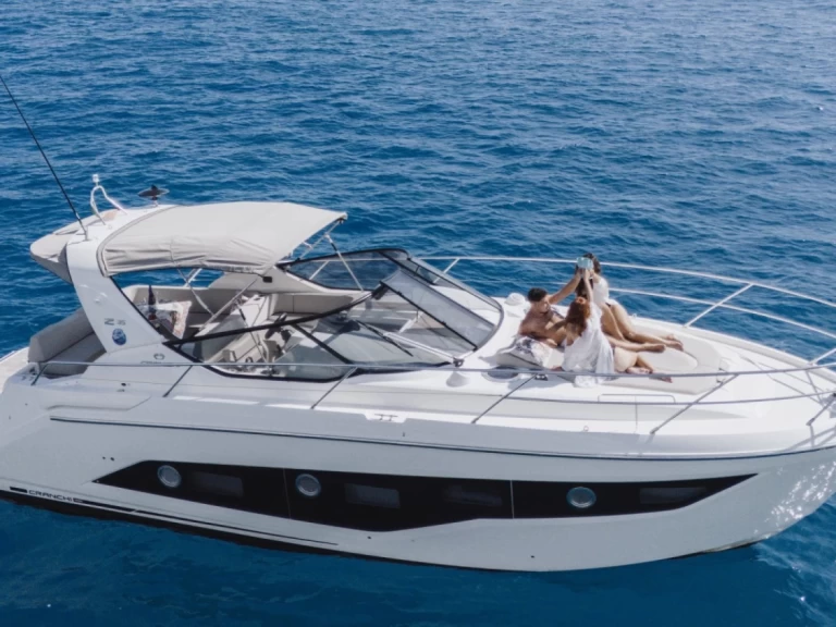 Motorboat rental in Sorrento - Cranchi Z 35
