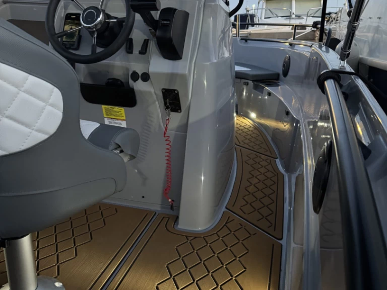 Motorboat for rent Sant Antoni de Portmany at the best price