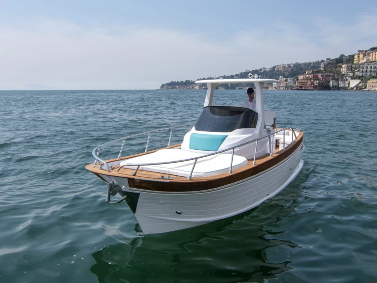 Motorboat rental with or without captain Mimi Sorrento