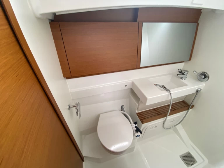 Jeanneau Sun Odyssey 490 charter bareboat or captained in  Nettuno