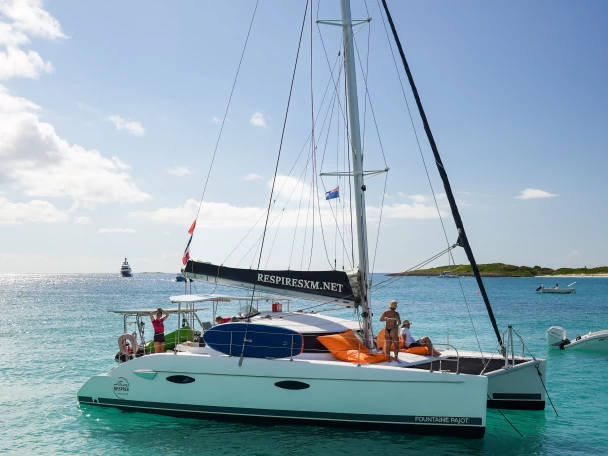 Catamaran rental with or without captain Fountaine Pajot Marigot
