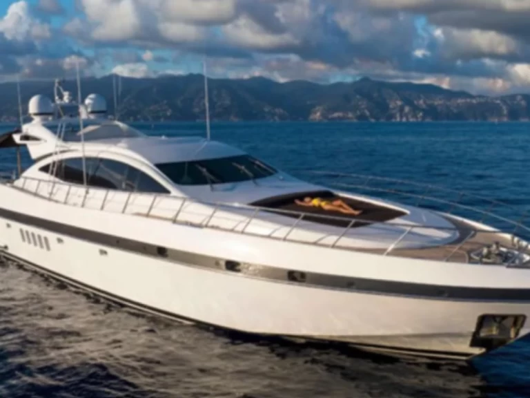 Bareboat Rental Luxury Yacht Mangusta with a boat licence
