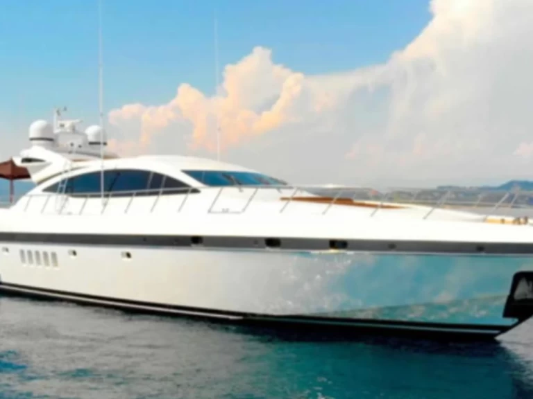 Luxury Yacht rental with or without captain Mangusta Portofino