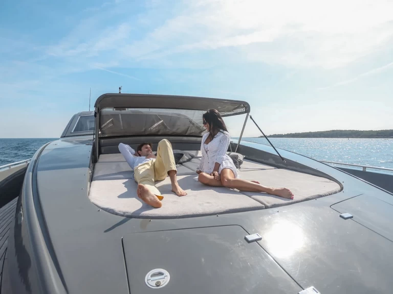 Yacht charter Saint-Tropez cheap A4