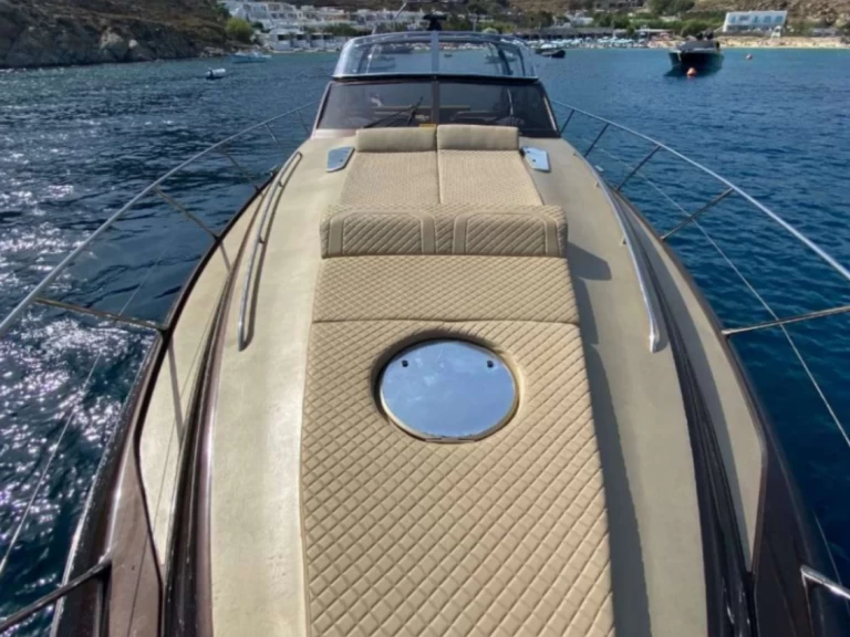 Princess Princess V55 in Mykonos (City) on SamBoat