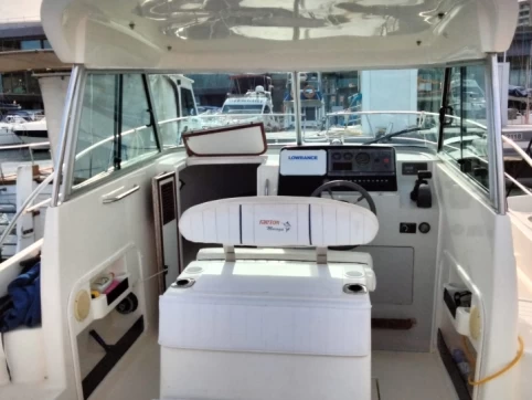 Bareboat Rental Motorboat Faeton with a boat licence