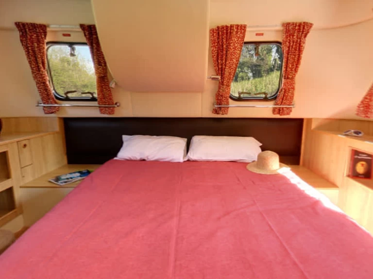 Motorboat rental in Portiragnes - Le Boat Royal Mystique A