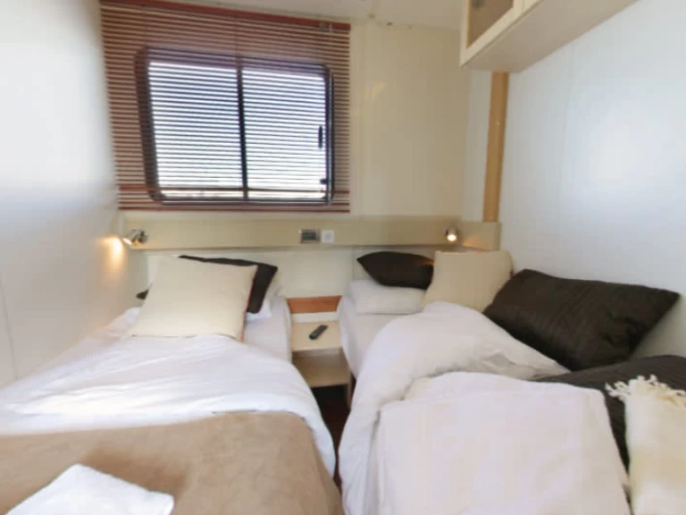 Yacht charter Portiragnes cheap Vision 4