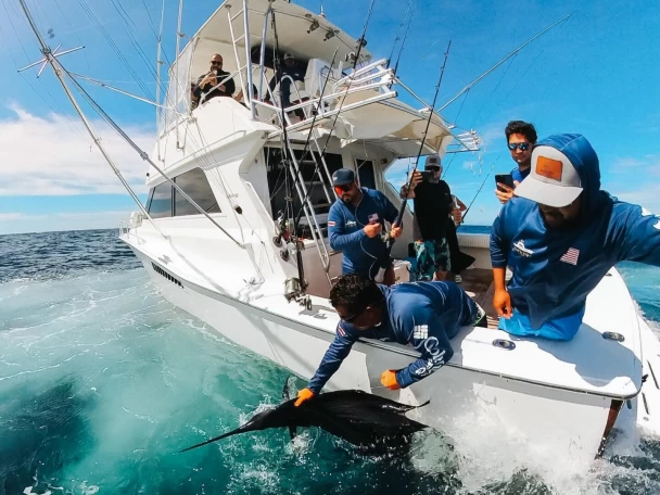 Luxury Yacht rental with or without captain Viking Marina Papagayo