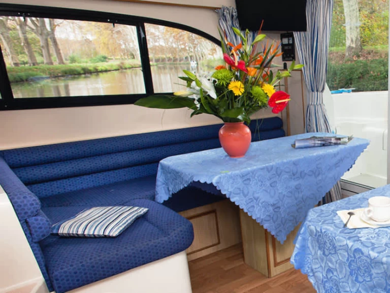 Le Boat Elegance charter bareboat or captained in  Carrick on Shannon