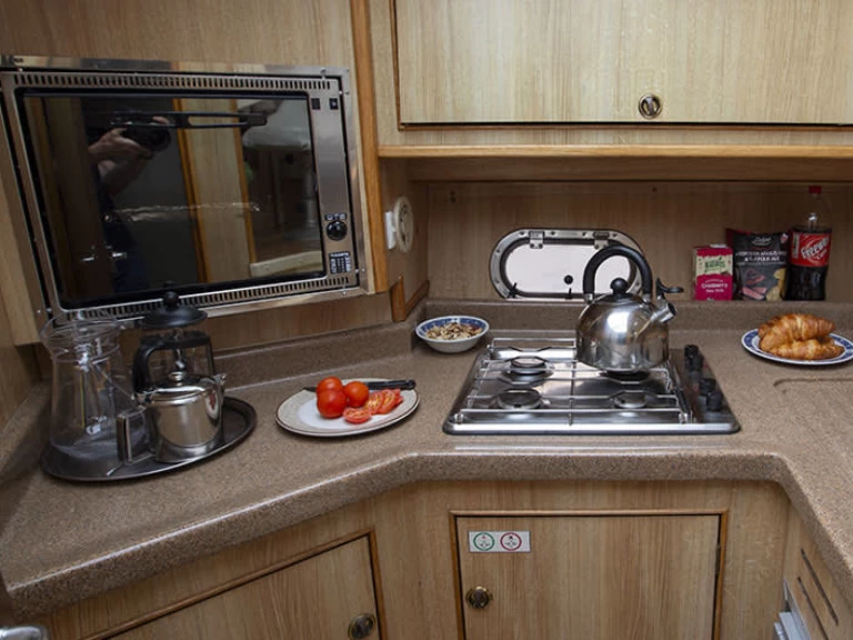 Rent a Le Boat Consul Chertsey