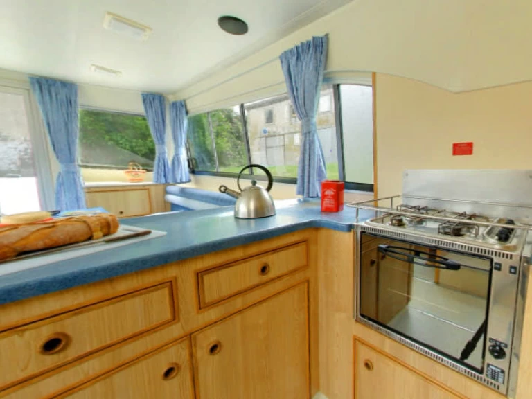 Motorboat rental in Trèbes - Le Boat Salsa B