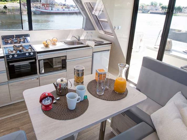 Boat rental Le Boat Horizon 2 in Boofzheim on Samboat