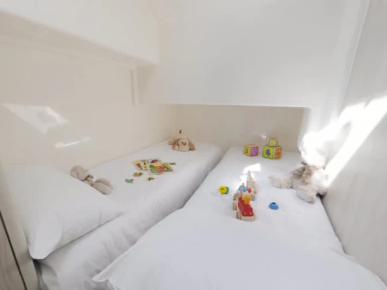 Motorboat for rent Trèbes at the best price