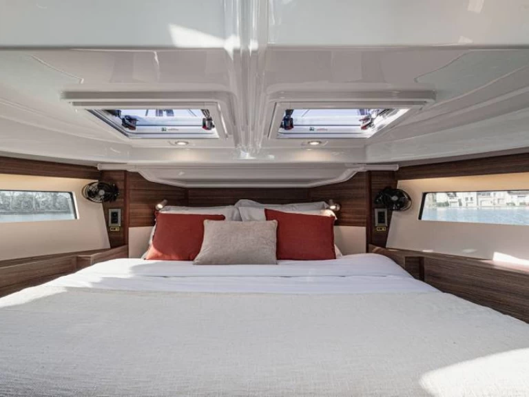 Motorboat rental with or without captain Le Boat Hesse