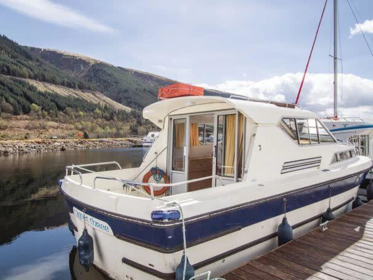 Motorboat rental with or without captain Le Boat Spean Bridge
