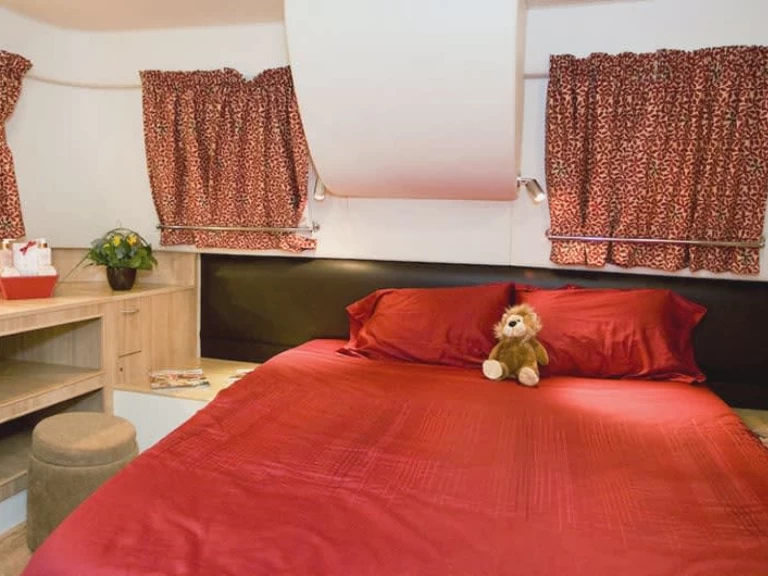 Yacht charter Vinkeveen cheap Royal Mystique A