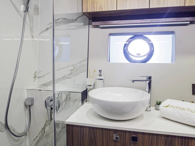 Rent a Monachus Monachus 70 Fly Split