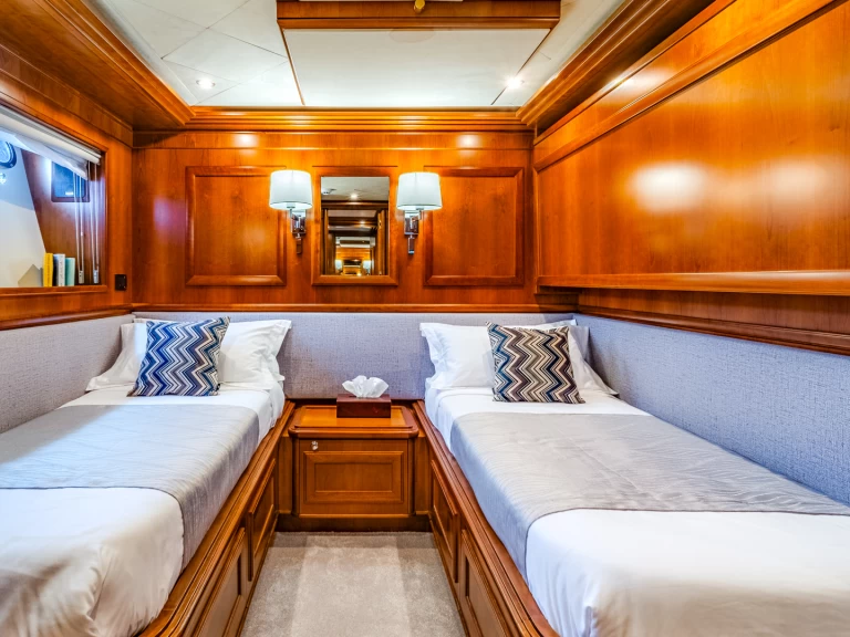 Yacht charter Kaštel Gomilica cheap Motoryacht