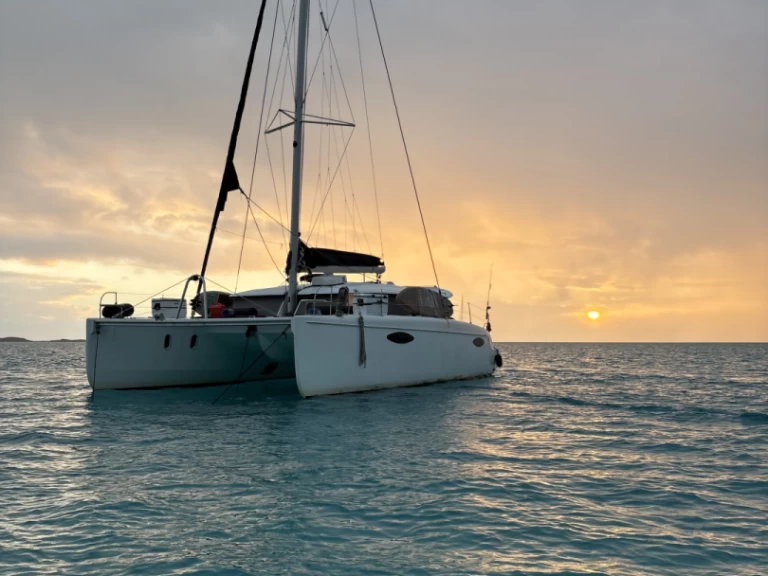 Boat rental Fountaine Pajot Orana 44 in Nassau on Samboat
