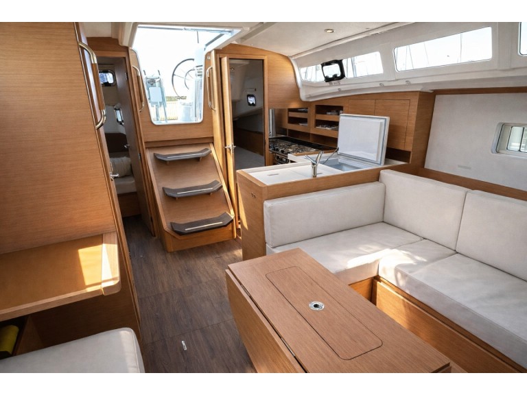 Bareboat Rental Sailboat Jeanneau with a boat licence