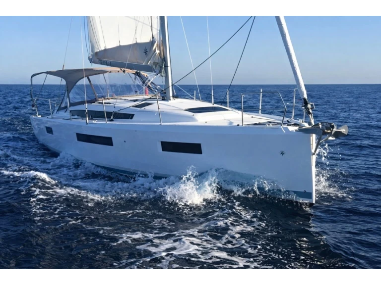 Jeanneau Sun Odyssey 440 in Nettuno on SamBoat