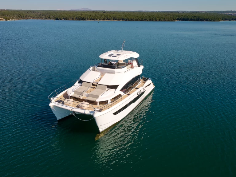 Motorboat rental with or without captain Aquila Šibenik