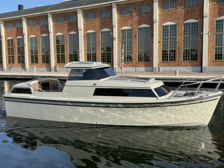 Motorboat rental in Motala - Naviga Nordica Safir 26 Electric