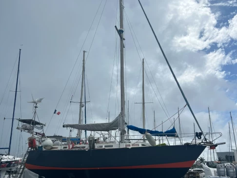 Brument Vulcain V charter bareboat or captained in  Pointe-à-Pitre