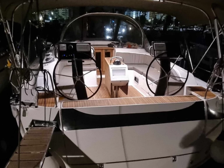 Yacht charter Mykonos (Island) cheap Cruiser 51