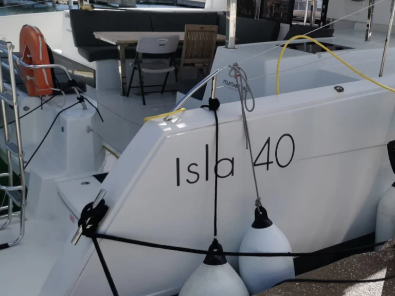 Bareboat Rental Catamaran Fountaine Pajot with a boat licence