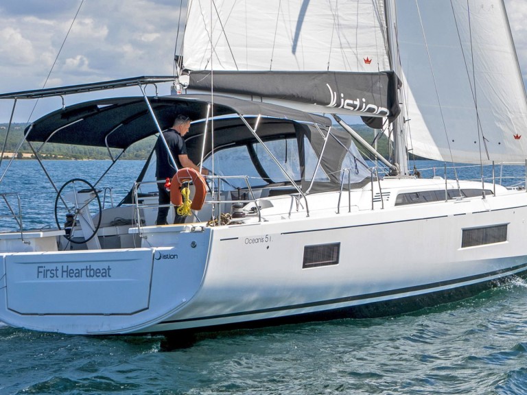 Bareboat Rental Sailboat Bénéteau with a boat licence