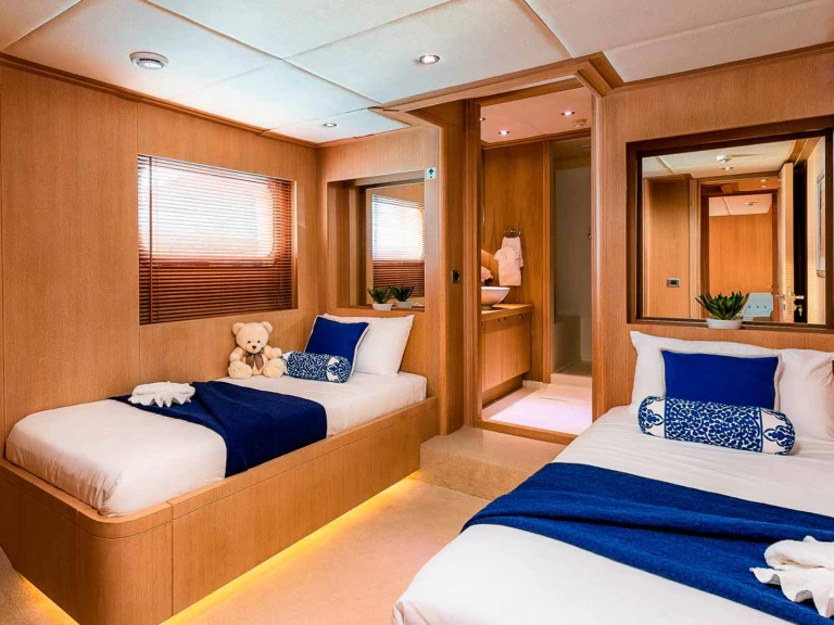 Luxury Yacht rental with or without captain  Split