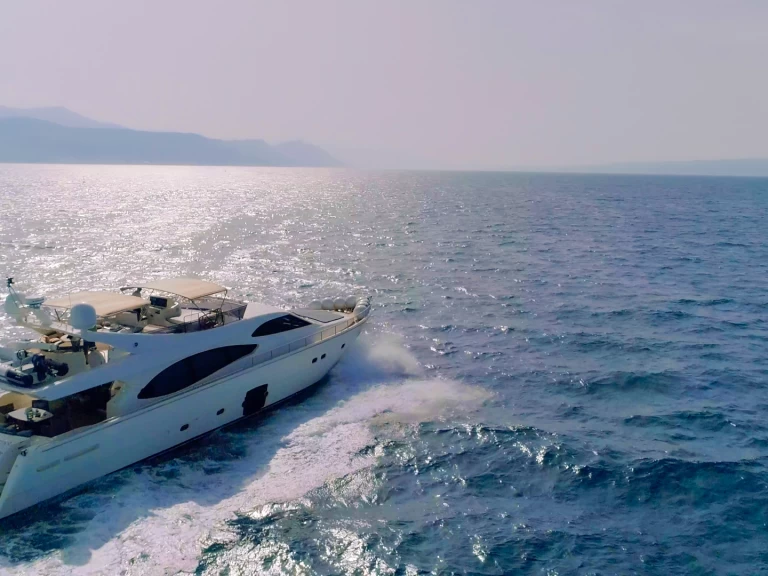 Rent a Ferretti Ferretti 780 Split