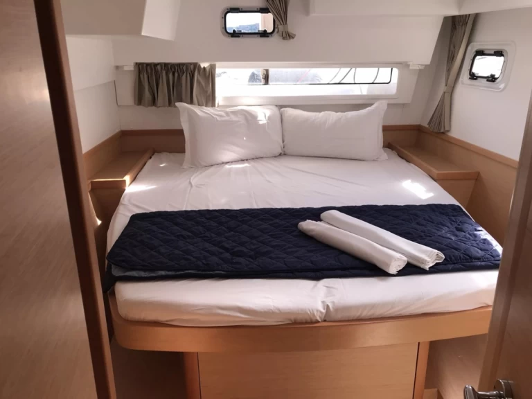 Catamaran for rent Cugnana Verde at the best price