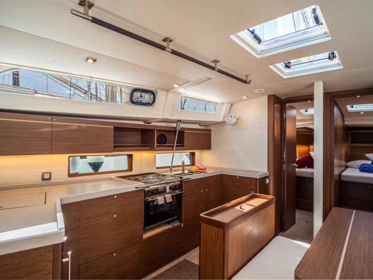 Bareboat Rental Sailboat Bénéteau with a boat licence